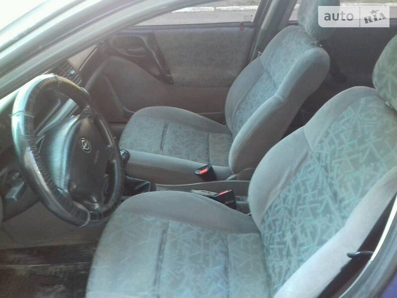 Седан Opel Vectra 1996 в Бориславі