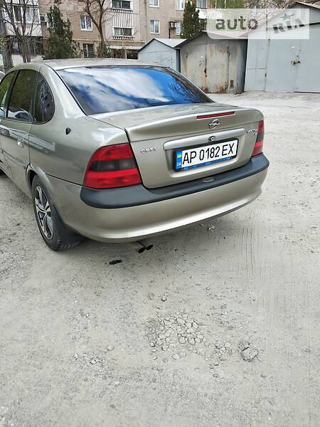Седан Opel Vectra 1997 в Запорожье