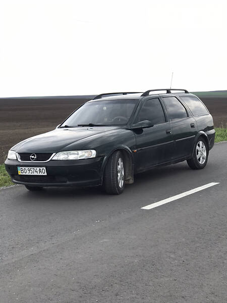 Універсал Opel Vectra 1998 в Івано-Франківську