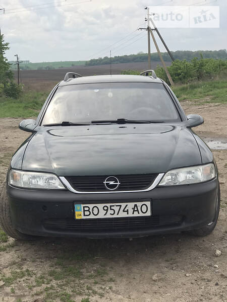 Універсал Opel Vectra 1998 в Івано-Франківську