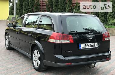 Универсал Opel Vectra 2004 в 