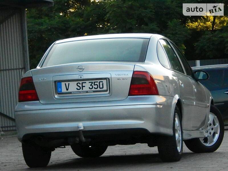 Седан Opel Vectra 2000 в Сарнах