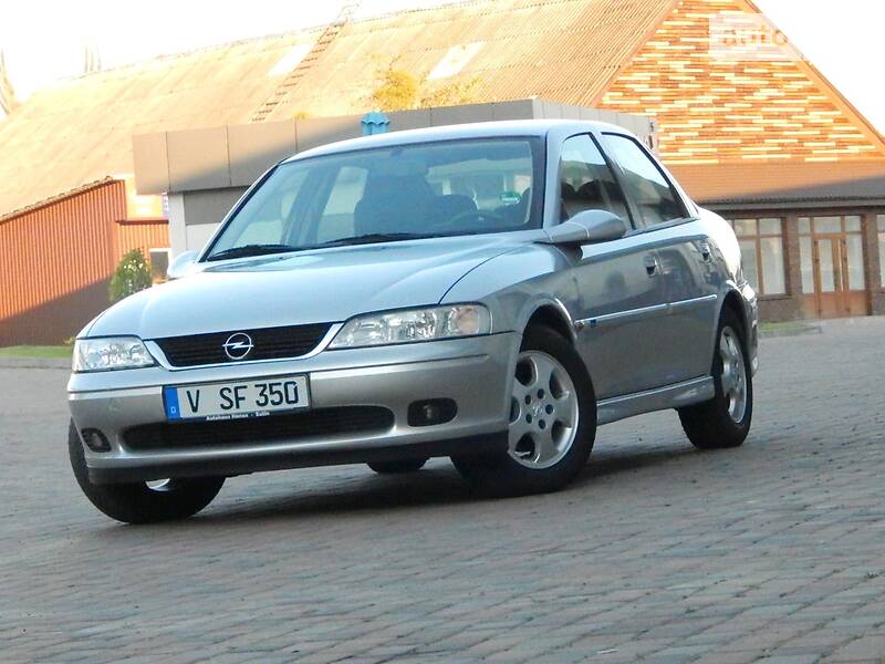 Седан Opel Vectra 2000 в Сарнах