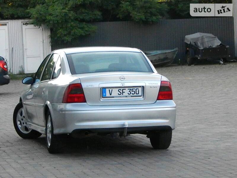 Седан Opel Vectra 2000 в Сарнах