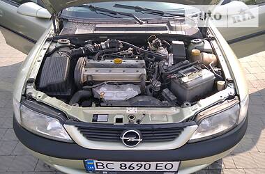 Седан Opel Vectra 1996 в 