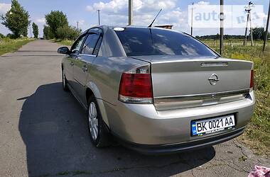 Седан Opel Vectra 2004 в Рівному