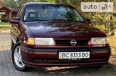 Хэтчбек Opel Vectra 1995 в Дрогобыче