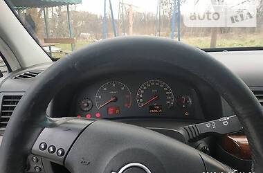 Седан Opel Vectra 2003 в Львові