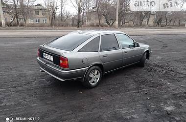 Хетчбек Opel Vectra 1990 в Лисичанську