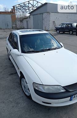 Седан Opel Vectra 1999 в Каневе