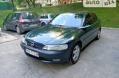 Седан Opel Vectra 1998 в Ровно