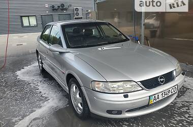 Седан Opel Vectra 2000 в Киеве