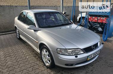 Седан Opel Vectra 2000 в Киеве