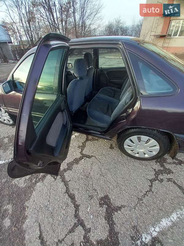 Седан Opel Vectra 1991 в Коломые фото 8 Седан Opel Vectra 1991 в Коломые