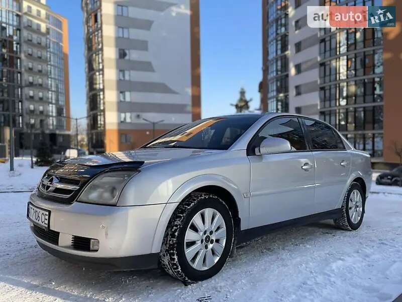 Седан Opel Vectra 2004 в Ивано-Франковске
