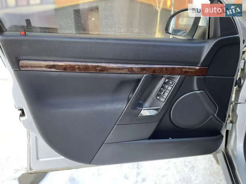 Седан Opel Vectra 2004 в Ивано-Франковске