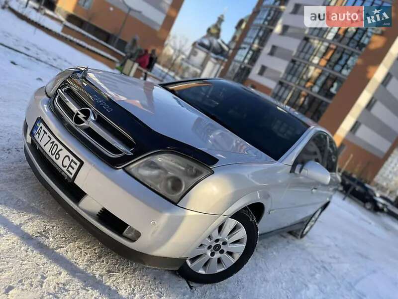 Седан Opel Vectra 2004 в Ивано-Франковске