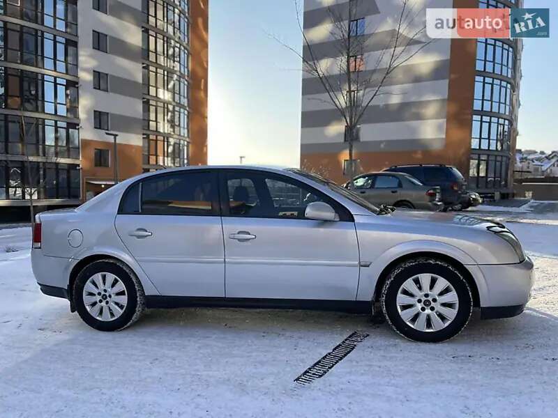 Седан Opel Vectra 2004 в Ивано-Франковске