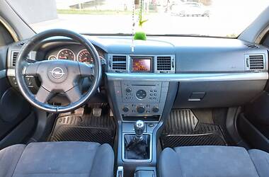 Седан Opel Vectra 2003 в Киверцах