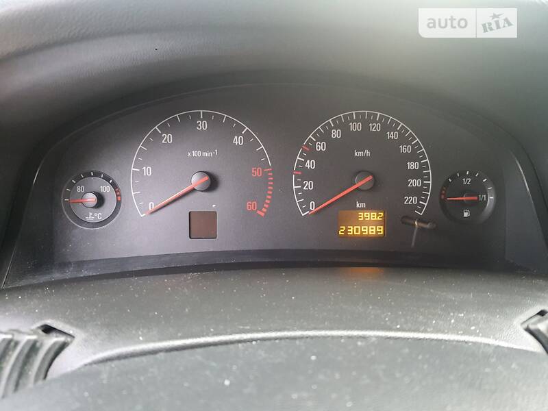 Седан Opel Vectra 2003 в Чернигове