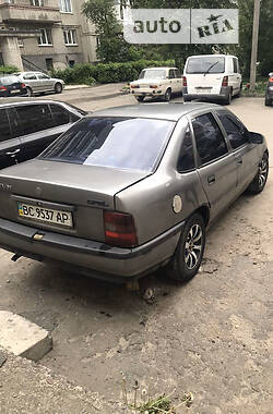 Седан Opel Vectra 1992 в Львове