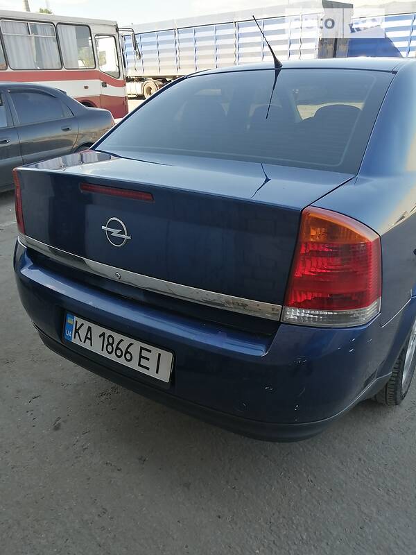 Седан Opel Vectra 2003 в Києві