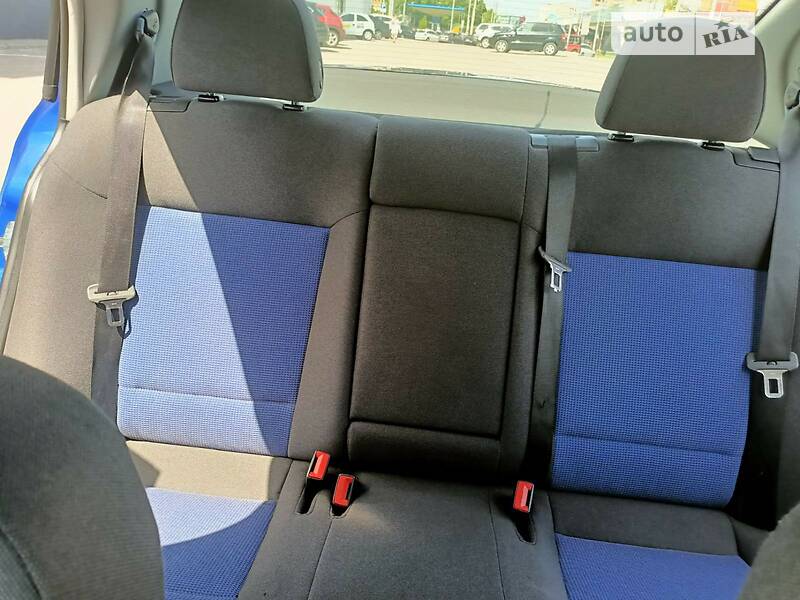 Седан Opel Vectra 2004 в Львові