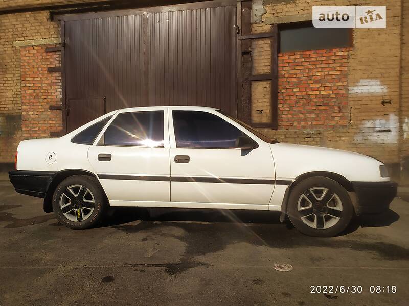 Седан Opel Vectra 1990 в Києві