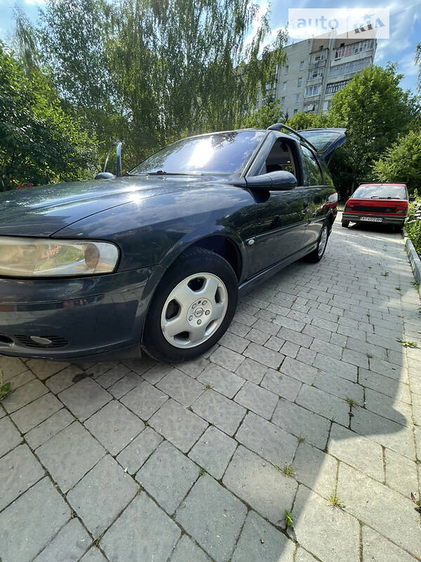 Универсал Opel Vectra 2001 в Ивано-Франковске