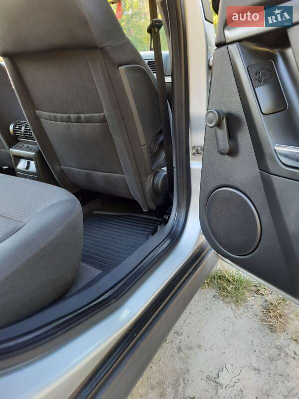 Универсал Opel Vectra 2007 в Костополе