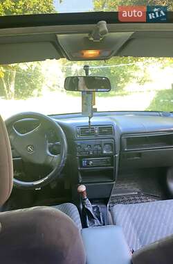 Седан Opel Vectra 1992 в 