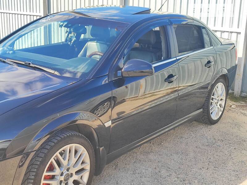 Седан Opel Vectra 2004 в Одесі