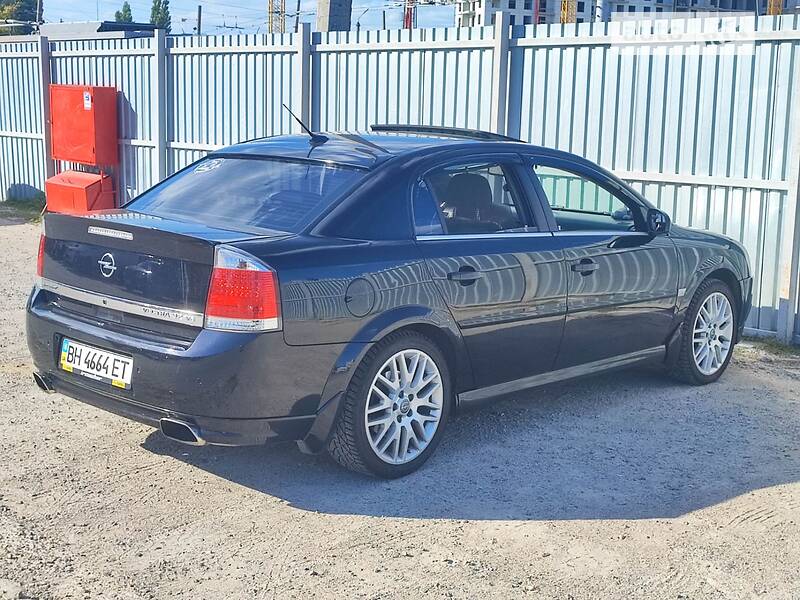 Седан Opel Vectra 2004 в Одесі