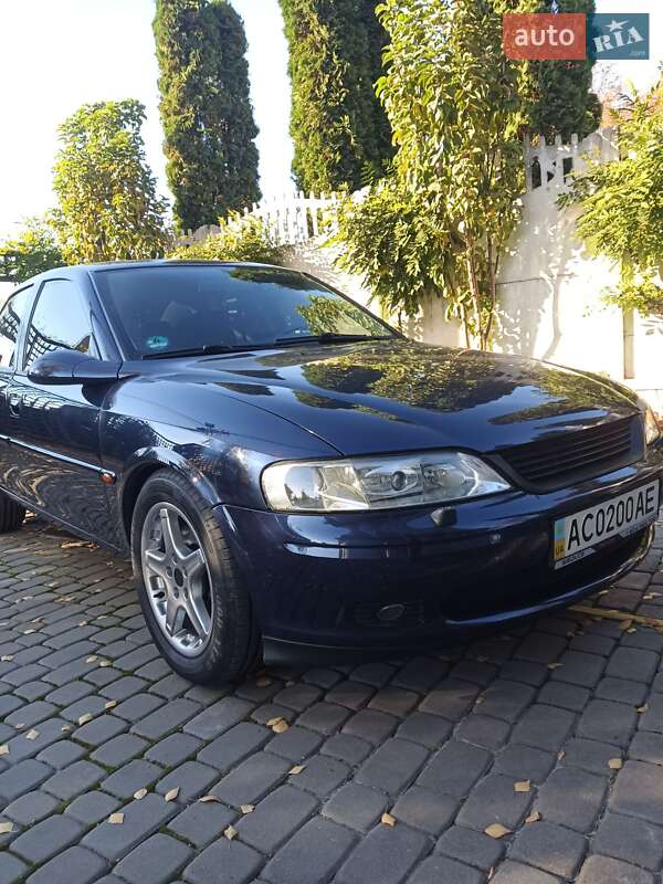 Седан Opel Vectra 1996 в Луцке