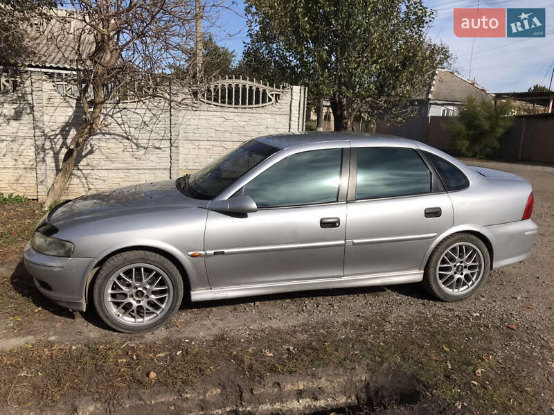 Седан Opel Vectra 1999 в Лозовой