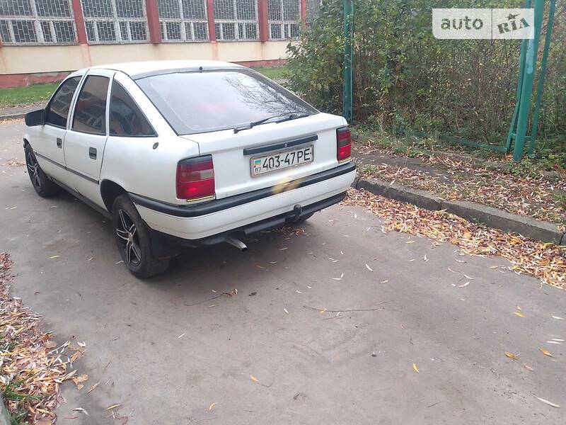 Лифтбек Opel Vectra 1990 в Львове