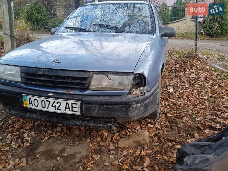 Седан Opel Vectra 1989 в Яремче