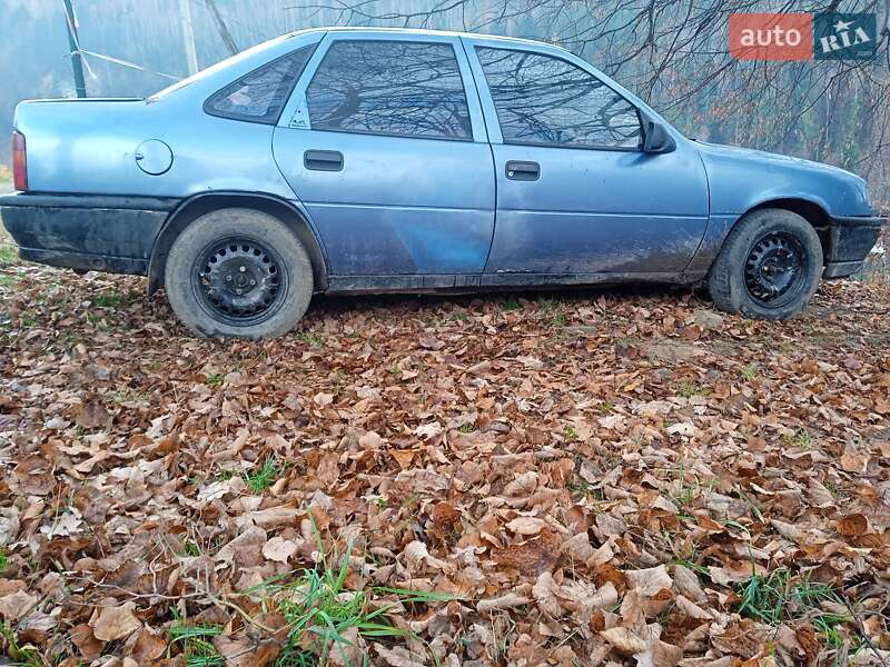 Седан Opel Vectra 1989 в Яремче
