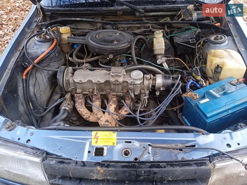 Седан Opel Vectra 1989 в Яремче