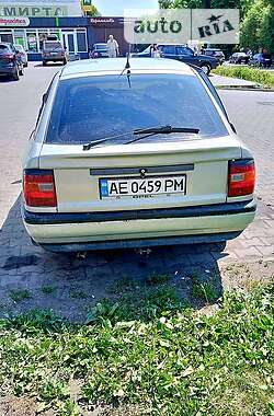 Лифтбек Opel Vectra 1989 в Харькове