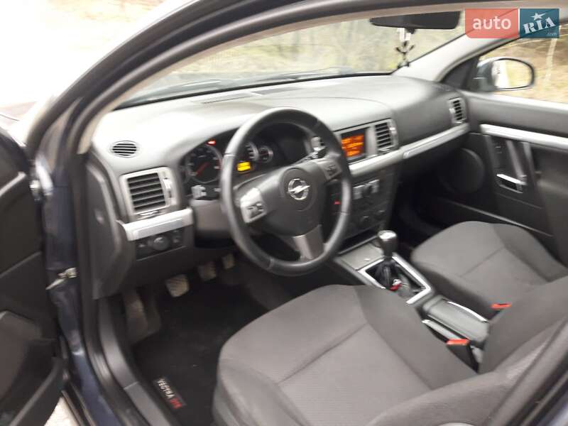Универсал Opel Vectra 2006 в Турийске
