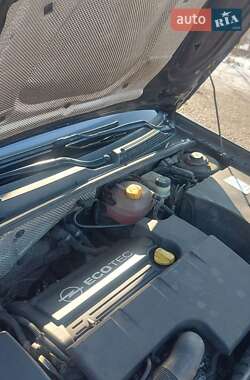 Лифтбек Opel Vectra 2005 в Бахмаче