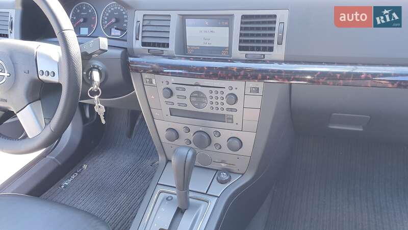 Седан Opel Vectra 2004 в Києві