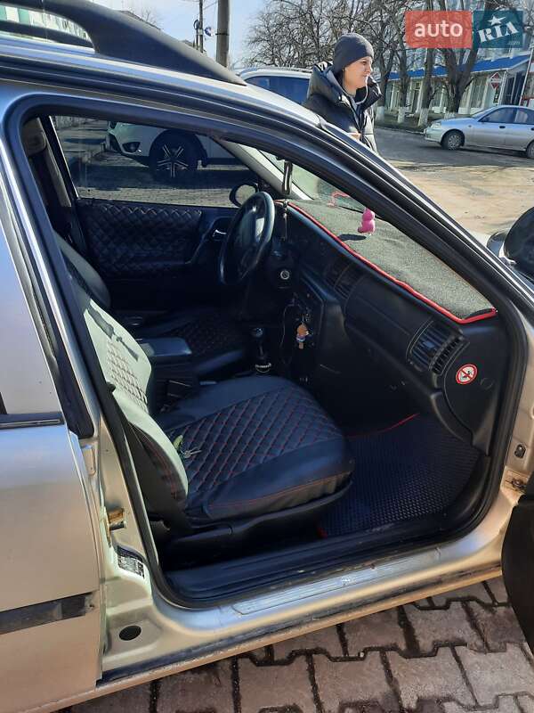 Универсал Opel Vectra 1998 в Кельменцах