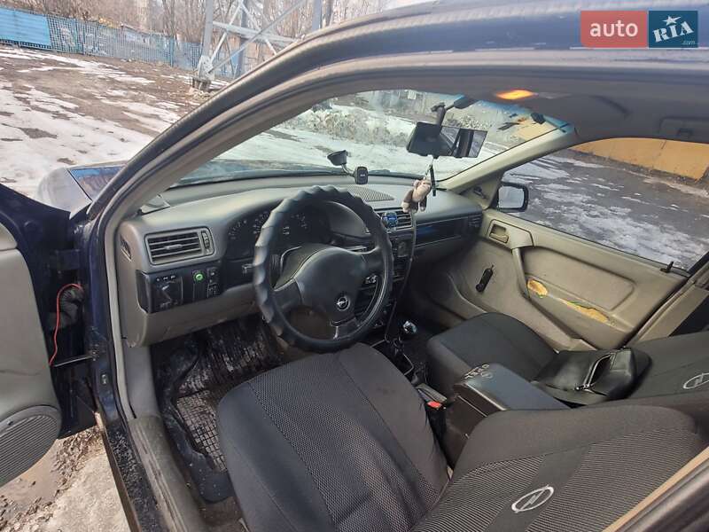 Седан Opel Vectra 1992 в Харкові