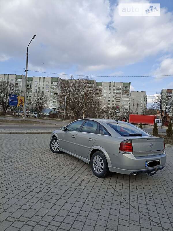 Лифтбек Opel Vectra 2006 в Дрогобыче