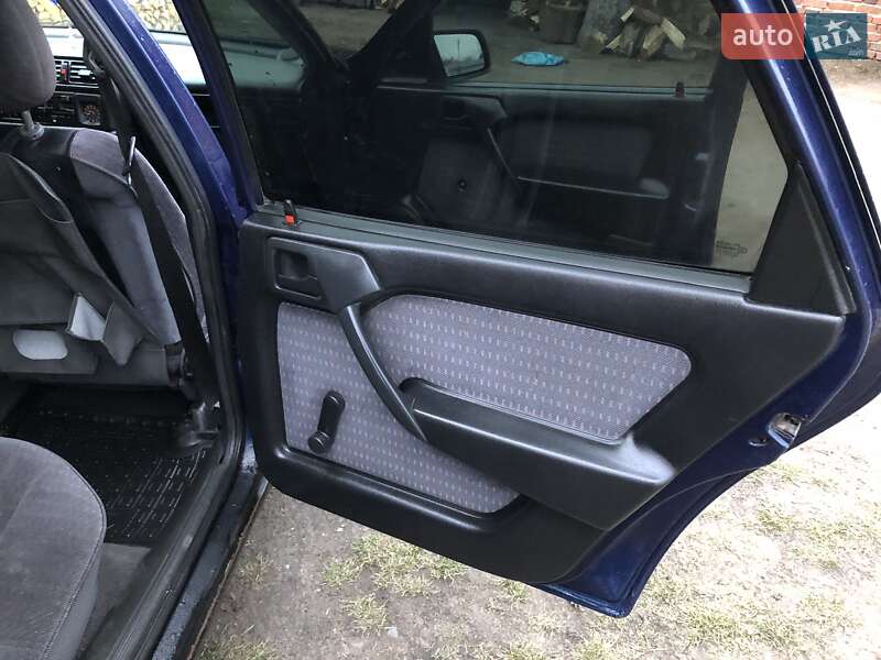 Седан Opel Vectra 1993 в Львові