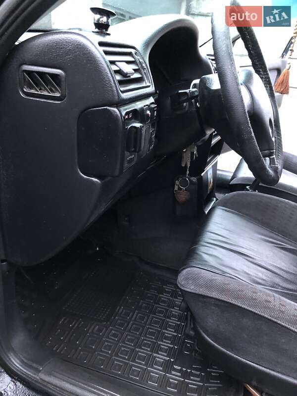 Седан Opel Vectra 1993 в Львові