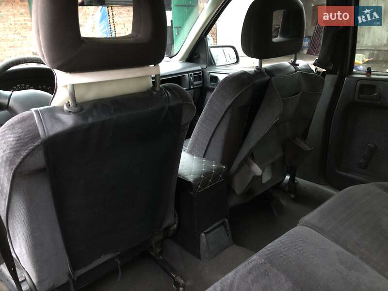 Седан Opel Vectra 1993 в Львові