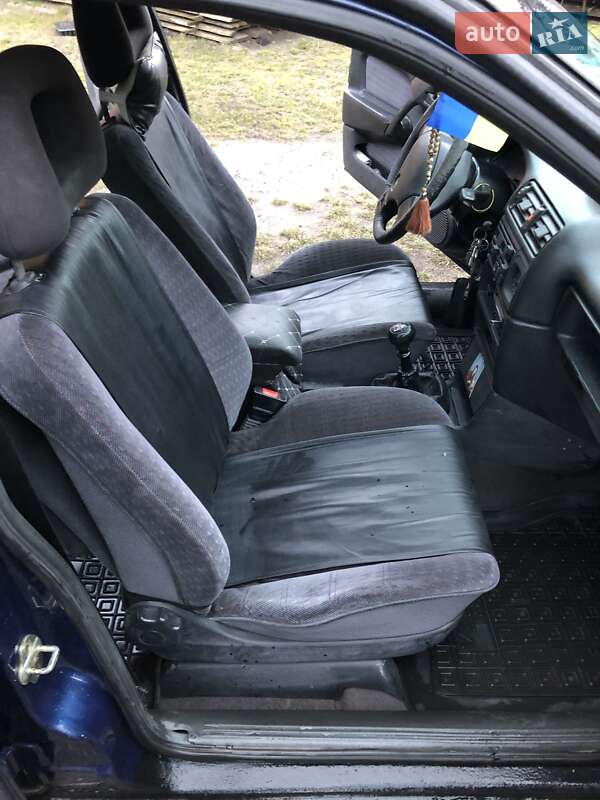 Седан Opel Vectra 1993 в Львові